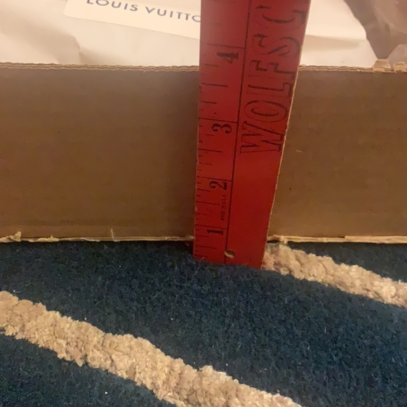 Louis Vuitton shipping box - Picture 3 of 4